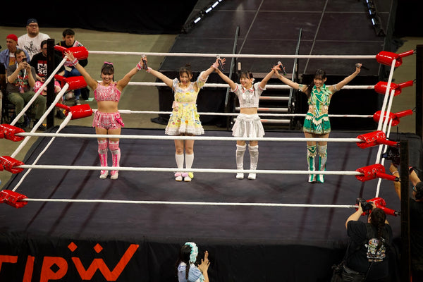 Up Up Girls!