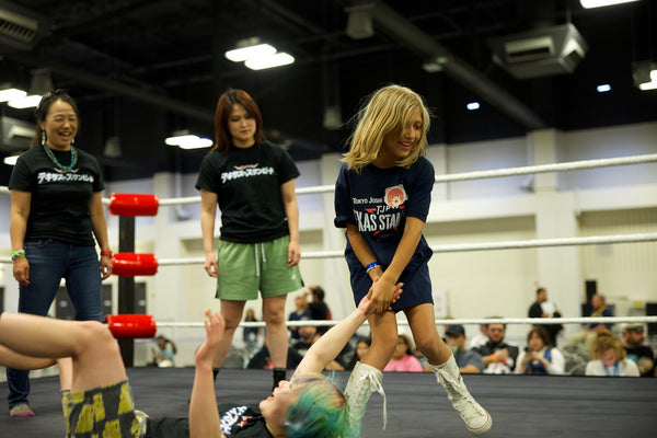 Girls Take the Ring!