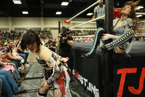 Miu Watanabe and Rika Tatsumi vs. Yuki Kamifuku and Yuki Arai