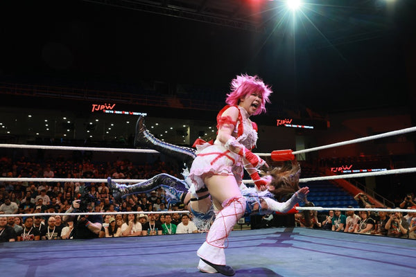 Yuki Kamifuku and Wakana Uehara (“OberEats”) vs. Yuki Aino and Vert Vixen