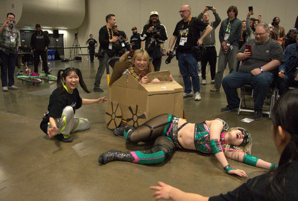 Raku and Pom Harajuku vs. Hyper Misao and Mifu Ashida